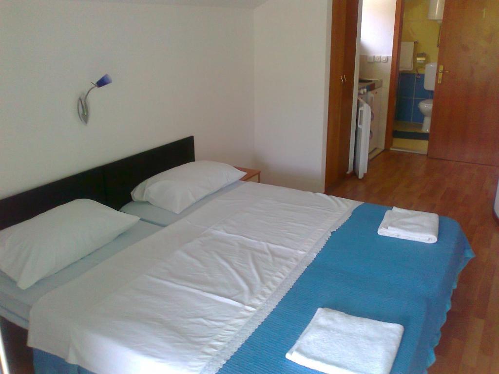 Apartments Silvana Lastovo Chambre photo